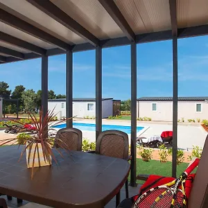 4* Park za odmor Camping Adria Mobile Homes In Camping Kastanija